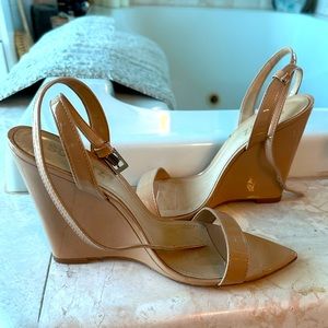 Pointed toe wedge